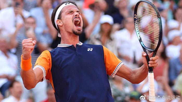 赛时表现出 赛时表现出