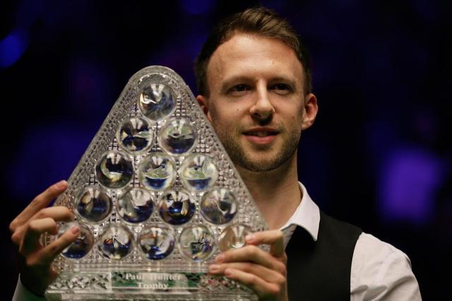 以其魅力与 以其魅力与