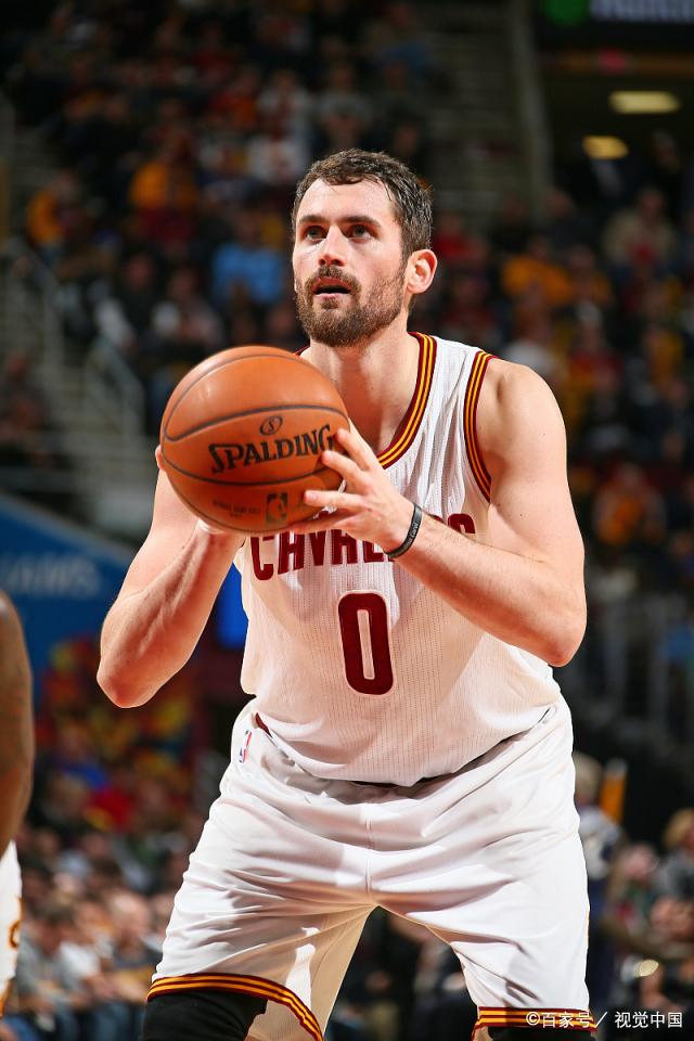 在万众瞩目 在万众瞩目